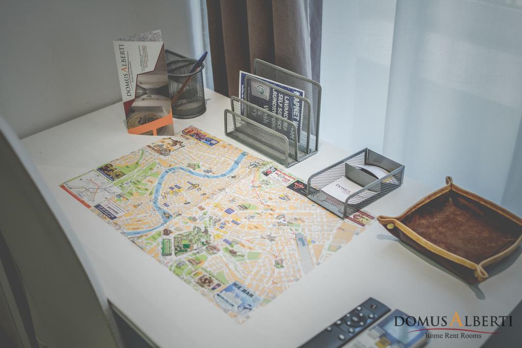 Domus Alberti Bed & Breakfast โรม ภายนอก รูปภาพ